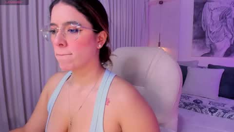 Snapshot of nathalie_rivers chatting on 03.12.26 NATHALIE online show from 03.12.26