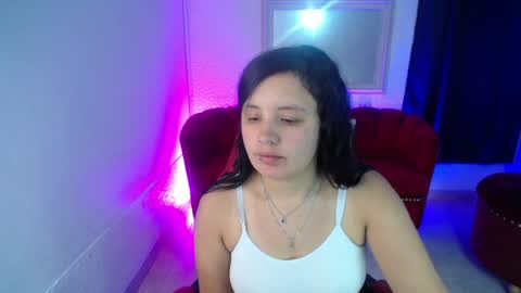 Snapshot of nathaly_low chatting on 07.22.26 nathaly low online show from 07.22.26