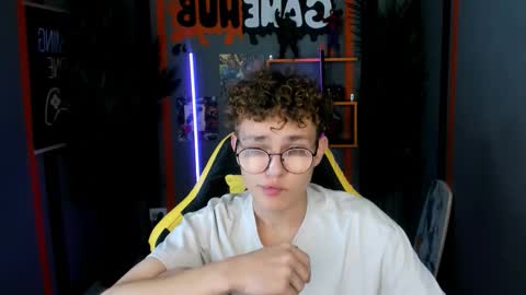 Snapshot of nathan_curl chatting on 11.14.25 Nathan online show from 11.14.25