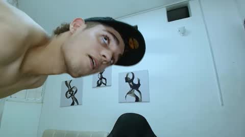 Snapshot of nathan_shimmer chatting on 02.19.26 nathan_shimmer online show from 02.19.26