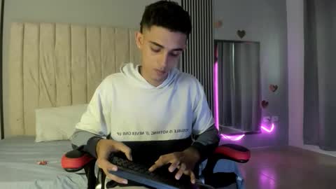 Snapshot of nathan_shimmer chatting on 02.23.26 nathan_shimmer online show from 02.23.26