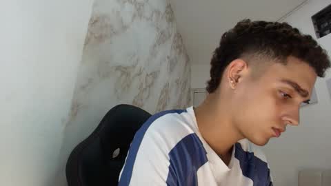 Snapshot of nathan_shimmer chatting on 02.26.26 nathan_shimmer online show from 02.26.26