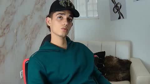 Snapshot of nathan_shimmer chatting on 03.18.26 nathan_shimmer online show from 03.18.26