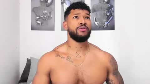 Snapshot of nathanielgrey1 chatting on 01.10.25 Nathaniel Grey online show from 01.10.25