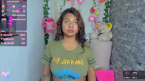 Snapshot of nathasha_jhonsom_ chatting on 02.05.25 Naty online show from 02.05.25