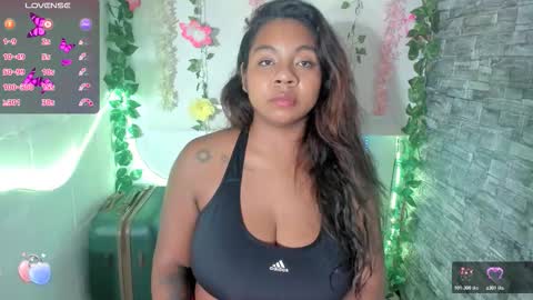 Snapshot of nathasha_jhonsom_ chatting on 11.29.25 Naty online show from 11.29.25