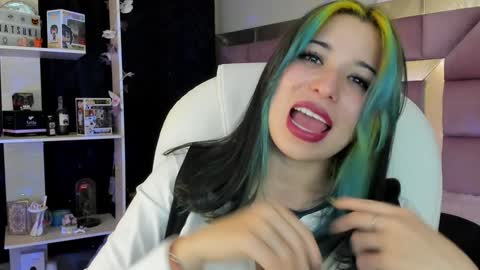 Snapshot of natsuki_09 chatting on 12.19.24 Nat online show from 12.19.24