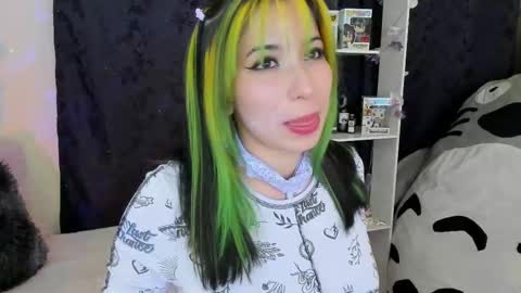 Snapshot of natsuki_09 chatting on 02.18.25 Nat online show from 02.18.25