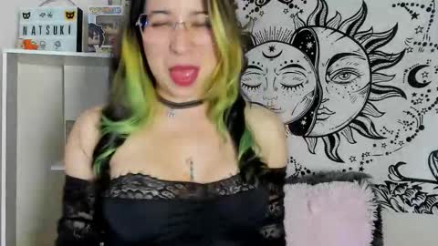 Snapshot of natsuki_09 chatting on 10.11.25 Nat online show from 10.11.25