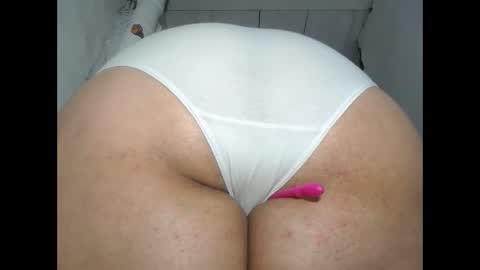 Snapshot of nattasha_foxx chatting on 05.14.26 natalia online show from 05.14.26