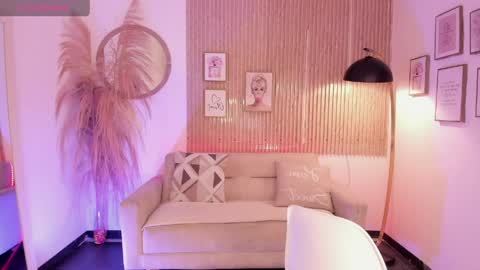 Snapshot of natti_london chatting on 03.11.26 natti_london online show from 03.11.26