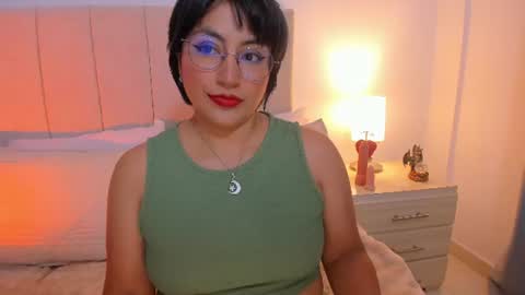 Snapshot of natty_bush chatting on 06.29.26 Nathalie online show from 06.29.26