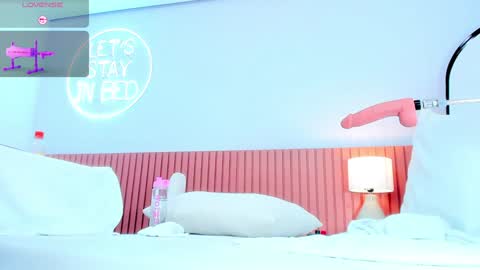 Snapshot of natural_bigboobs chatting on 12.23.24 Jazmin Bigboobs online show from 12.23.24