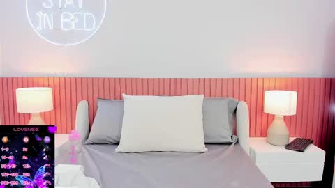 Snapshot of natural_bigboobs chatting on 02.20.25 Jazmin Bigboobs online show from 02.20.25