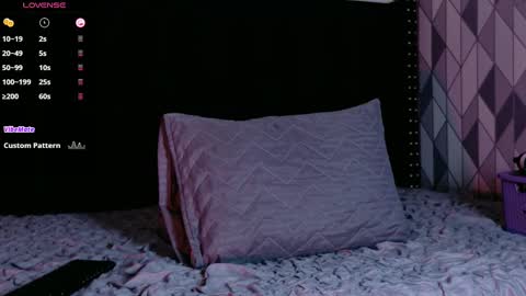 Gwen  online show from 09.26.25