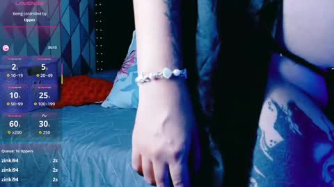 Gwen  online show from 11.13.25