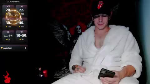 Snapshot of naturesbest951 chatting on 11.10.25 NATURESBEST online show from 11.10.25