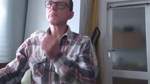 naturista25 online show from 06.12.26