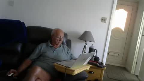 naturistmale81 online show from 09.11.25