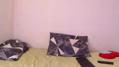 Snapshot of naudiz chatting on 01.06.26 Eimy online show from 01.06.26