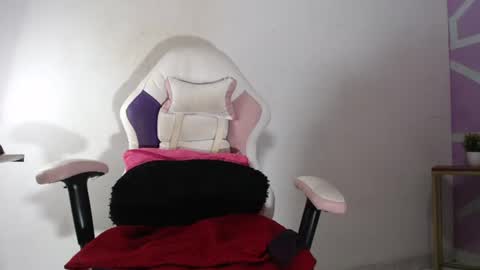 Snapshot of naughty69hottie chatting on 07.02.26 Leina modelo independiente online show from 07.02.26