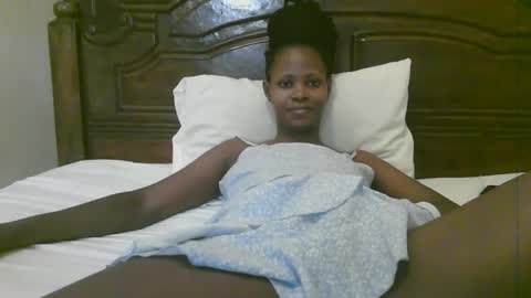 Snapshot of naughty_babe000 chatting on 12.19.25 alisha online show from 12.19.25