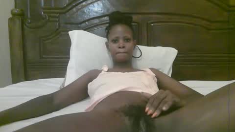 Snapshot of naughty_babe000 chatting on 01.16.26 alisha online show from 01.16.26