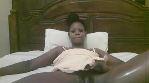 Snapshot of naughty_babe000 chatting on 01.19.26 alisha online show from 01.19.26