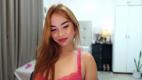 Snapshot of naughty_dreamerxxx chatting on 06.22.26 Queen Jess online show from 06.22.26