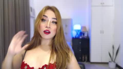 Snapshot of naughty_dreamerxxx chatting on 06.26.26 Queen Jess online show from 06.26.26
