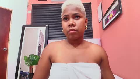 Snapshot of naughty_ebonyy chatting on 01.06.25 SASHA online show from 01.06.25