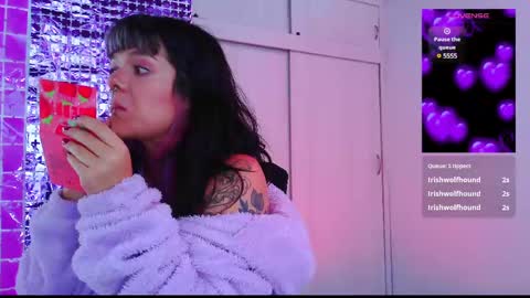 Snapshot of naughty_em_17 chatting on 03.06.25 Em please help me reach 100 thumbs up 3 online show from 03.06.25