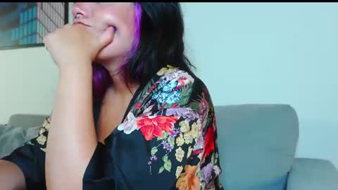 Em  please help me reach 100 thumbs up 3 online show from 07.26.26