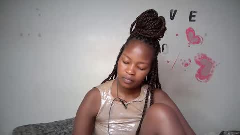 Snapshot of naughty_keesha1 chatting on 10.19.25 naughty_keesha1 online show from 10.19.25