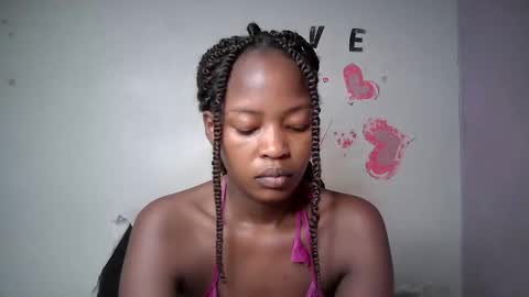 Snapshot of naughty_keesha1 chatting on 10.20.25 naughty_keesha1 online show from 10.20.25