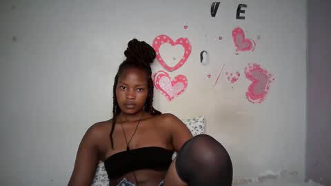 Snapshot of naughty_keesha1 chatting on 10.28.25 naughty_keesha1 online show from 10.28.25