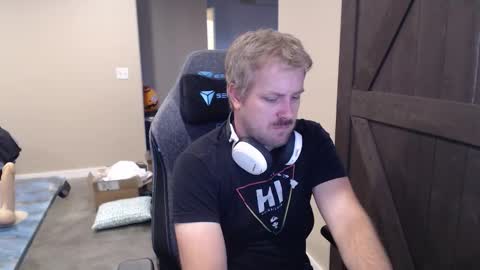 Snapshot of naughty_kinky1 chatting on 10.10.25 Naughty kinky1 online show from 10.10.25