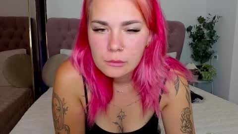 Snapshot of naughty_kittyy1 chatting on 10.02.25 Maria online show from 10.02.25