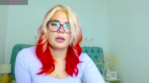 Snapshot of naughty_kittyy1 chatting on 10.04.25 Maria online show from 10.04.25