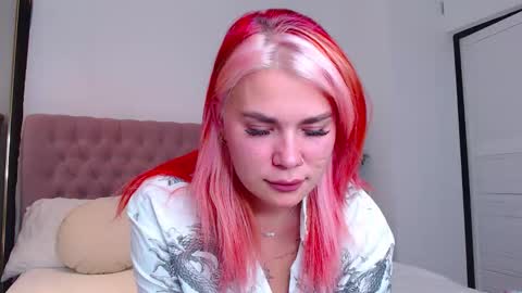 Snapshot of naughty_kittyy1 chatting on 10.14.25 Maria online show from 10.14.25