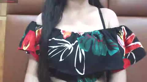Snapshot of naughty_love489696 chatting on 09.21.25 riya online show from 09.21.25