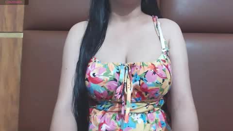 Snapshot of naughty_love489696 chatting on 09.22.25 riya online show from 09.22.25