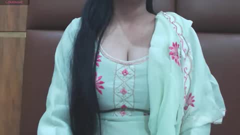 Snapshot of naughty_love489696 chatting on 11.16.25 riya online show from 11.16.25