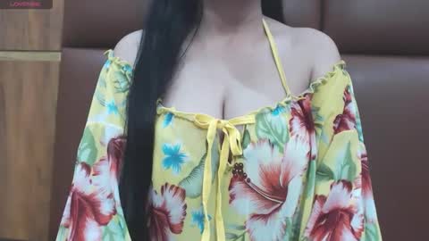 Snapshot of naughty_love489696 chatting on 11.23.25 riya online show from 11.23.25