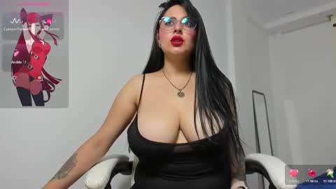 Snapshot of naughty_sexy_girl_1 chatting on 11.22.25 Lau online show from 11.22.25