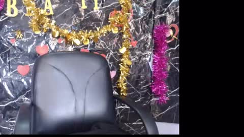 Snapshot of naughty_xxbunny chatting on 01.23.25 beauty online show from 01.23.25