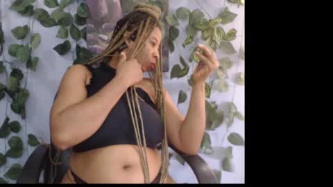 Snapshot of naughty_xxbunny chatting on 01.31.25 beauty online show from 01.31.25