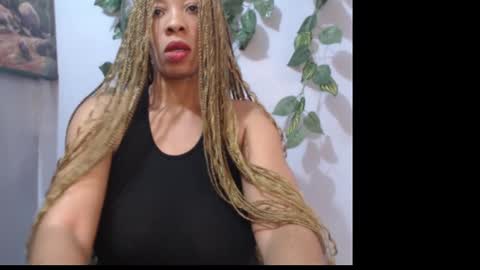 Snapshot of naughty_xxbunny chatting on 02.23.25 beauty online show from 02.23.25