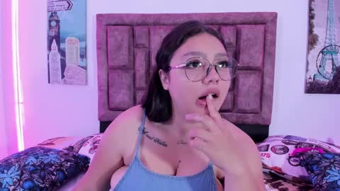 Snapshot of naughtyanamaria chatting on 12.17.24 Ana online show from 12.17.24