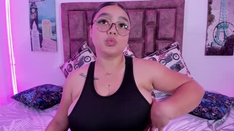 Snapshot of naughtyanamaria chatting on 01.11.25 Ana online show from 01.11.25